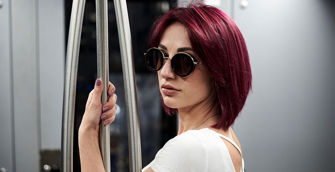 Cabelo vermelho: saiba tudo sobre a tendência Cherry Cola